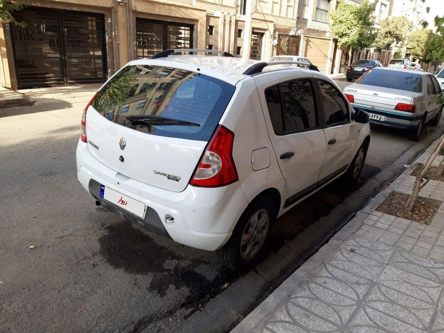 رنو ساندرو دنده ای - 1395