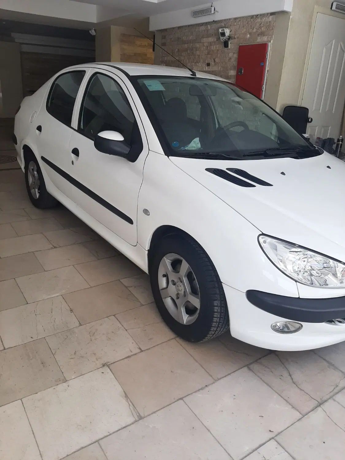 پژو ۲۰۶ صندوق دار v8 - 1397