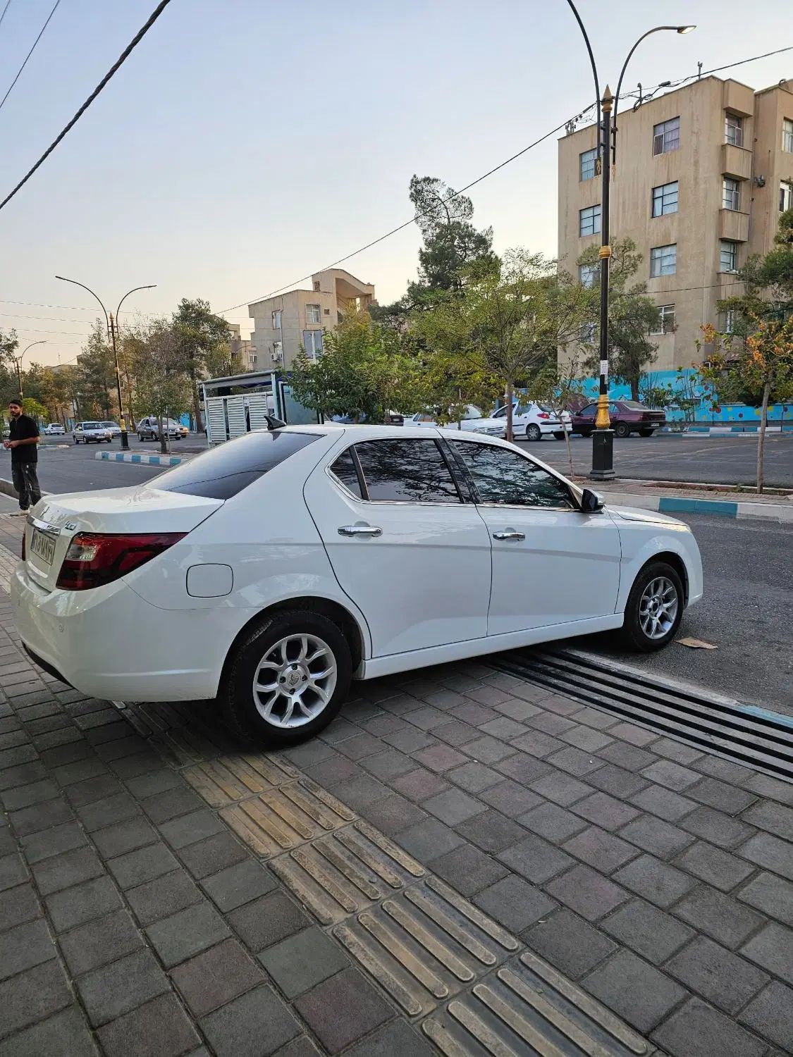 دنا پلاس ۵ دنده EF7 - 1402