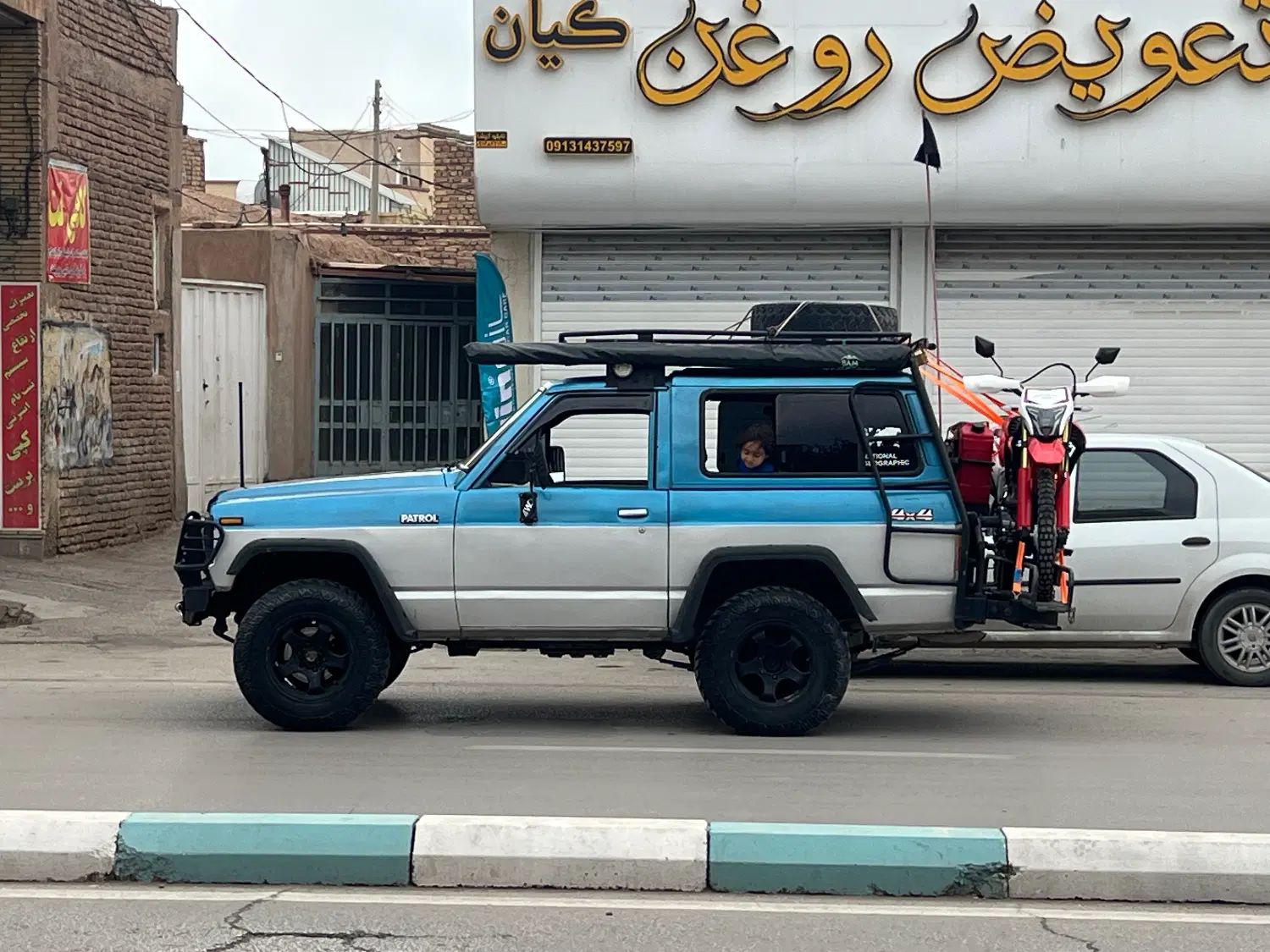 نیسان پاترول دو درب دنده‌ای - 1997