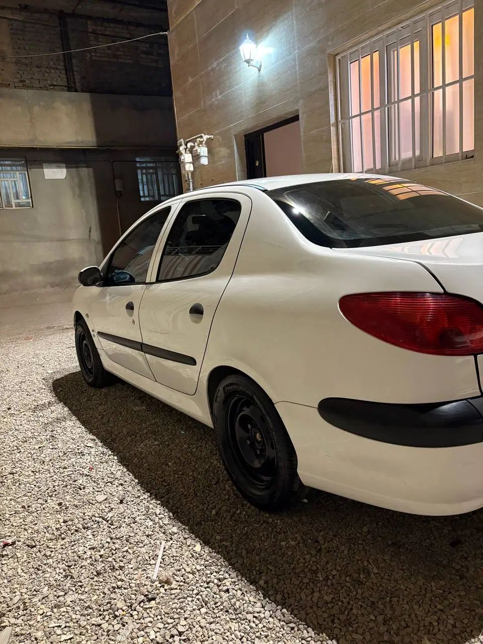 پژو ۲۰۶ صندوق دار v8 - 1398