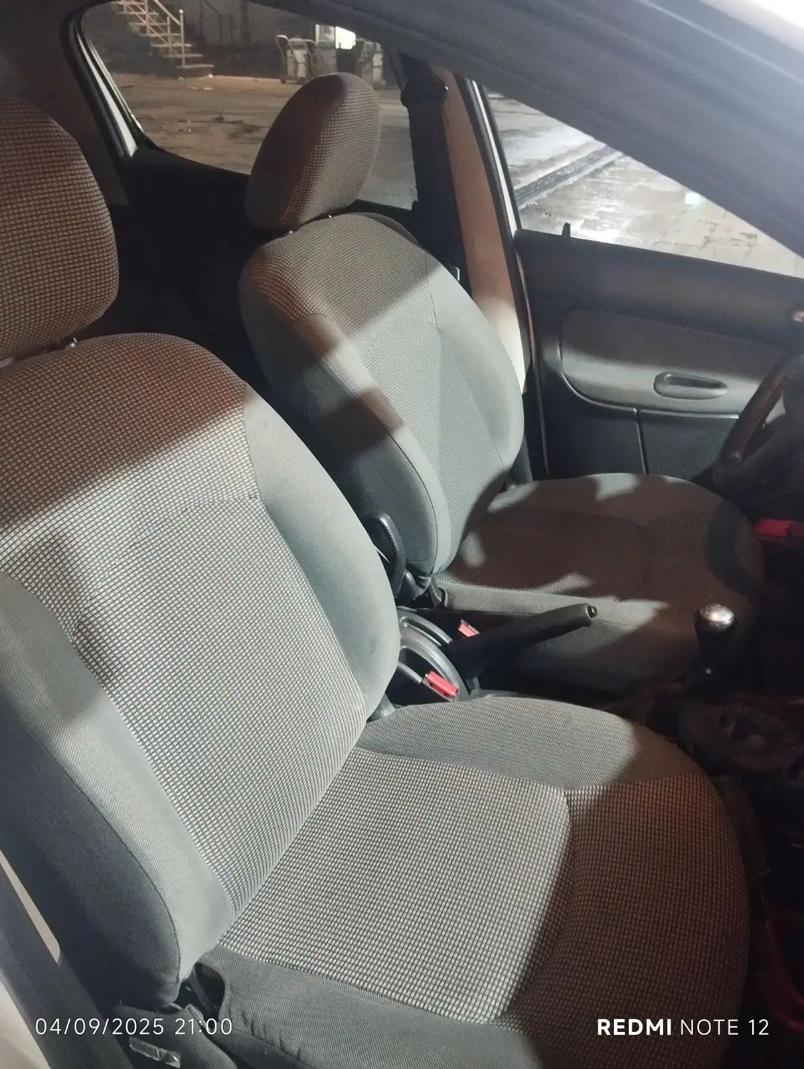 پژو ۲۰۶ صندوق دار v8 - 1398