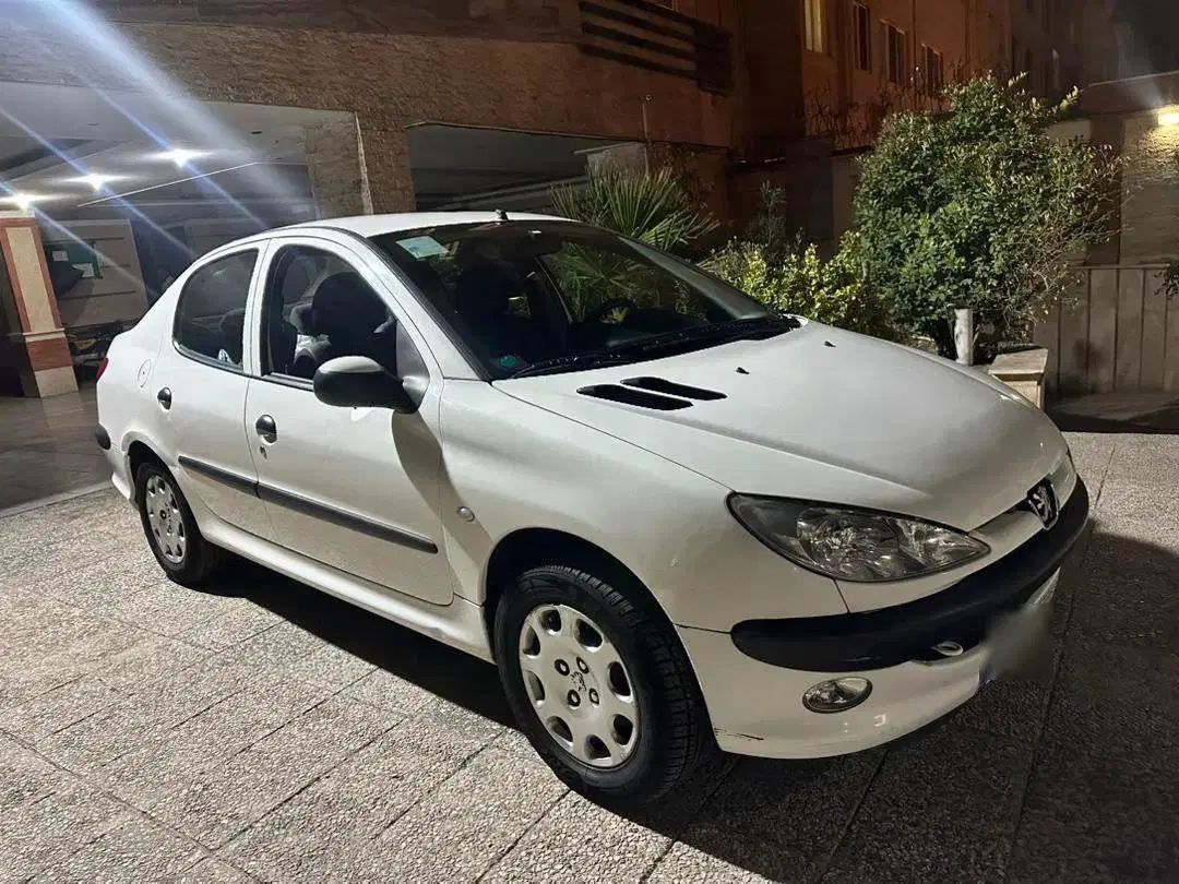 پژو ۲۰۶ صندوق دار v8 - 1395