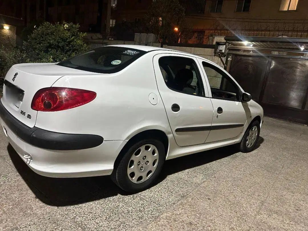 پژو ۲۰۶ صندوق دار v8 - 1395