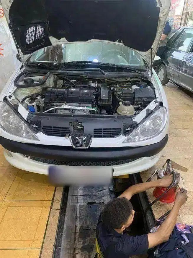 پژو ۲۰۶ صندوق دار v8 - 1396