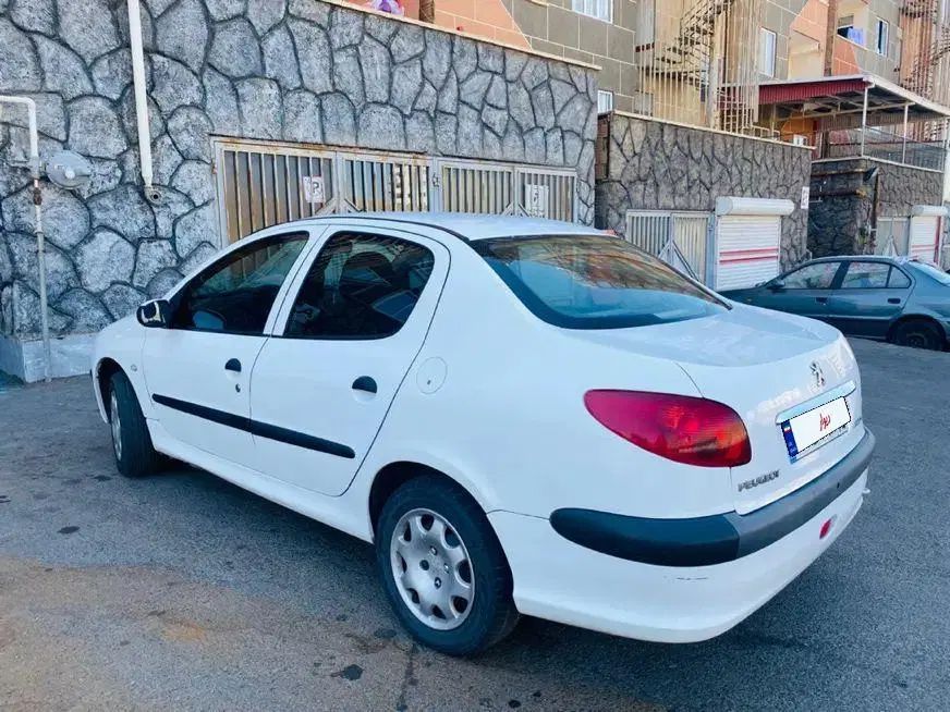 پژو ۲۰۶ صندوق دار v2 - 1390