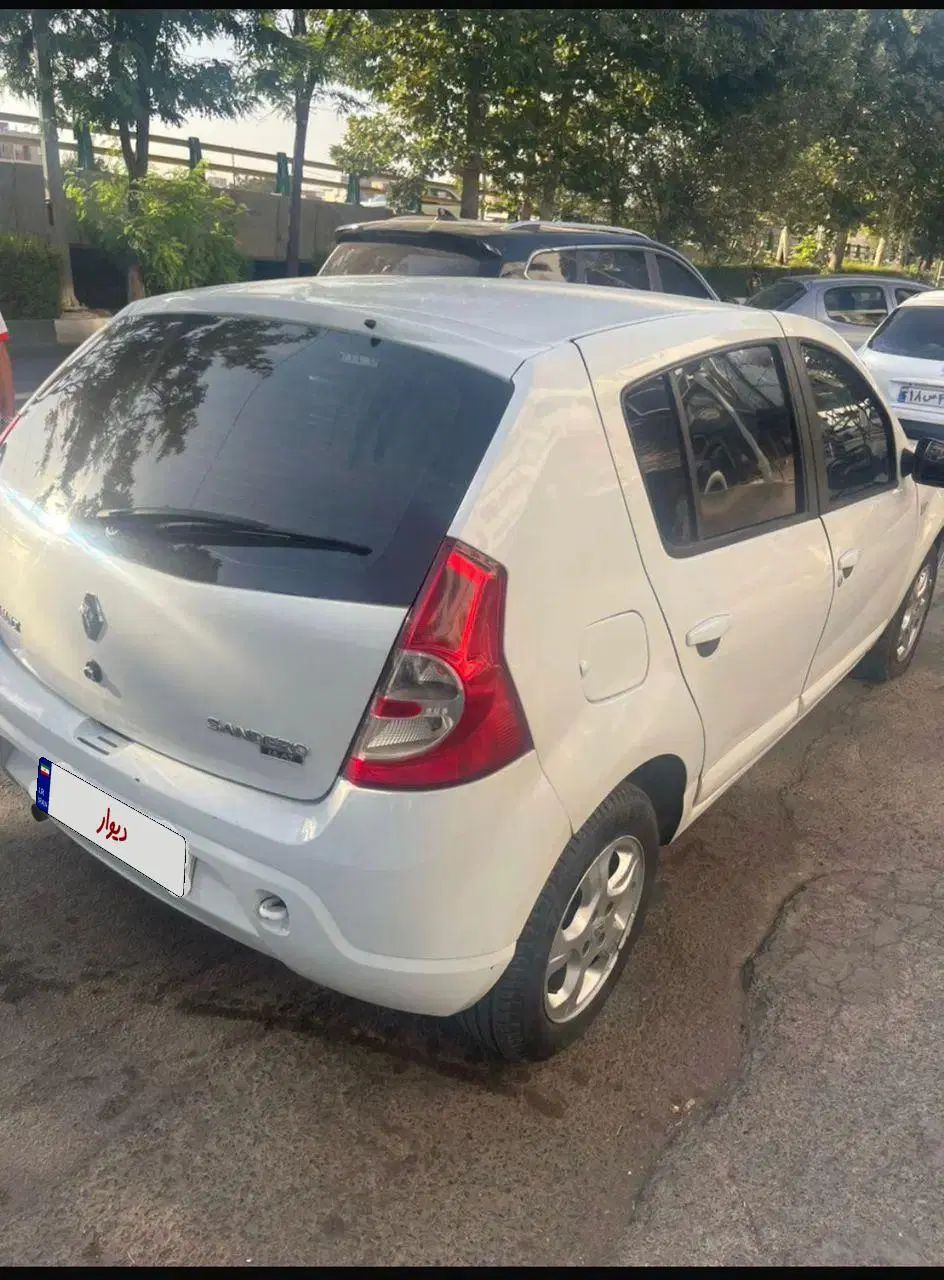خودرو رنو، ساندرو آگهی ann_20376345