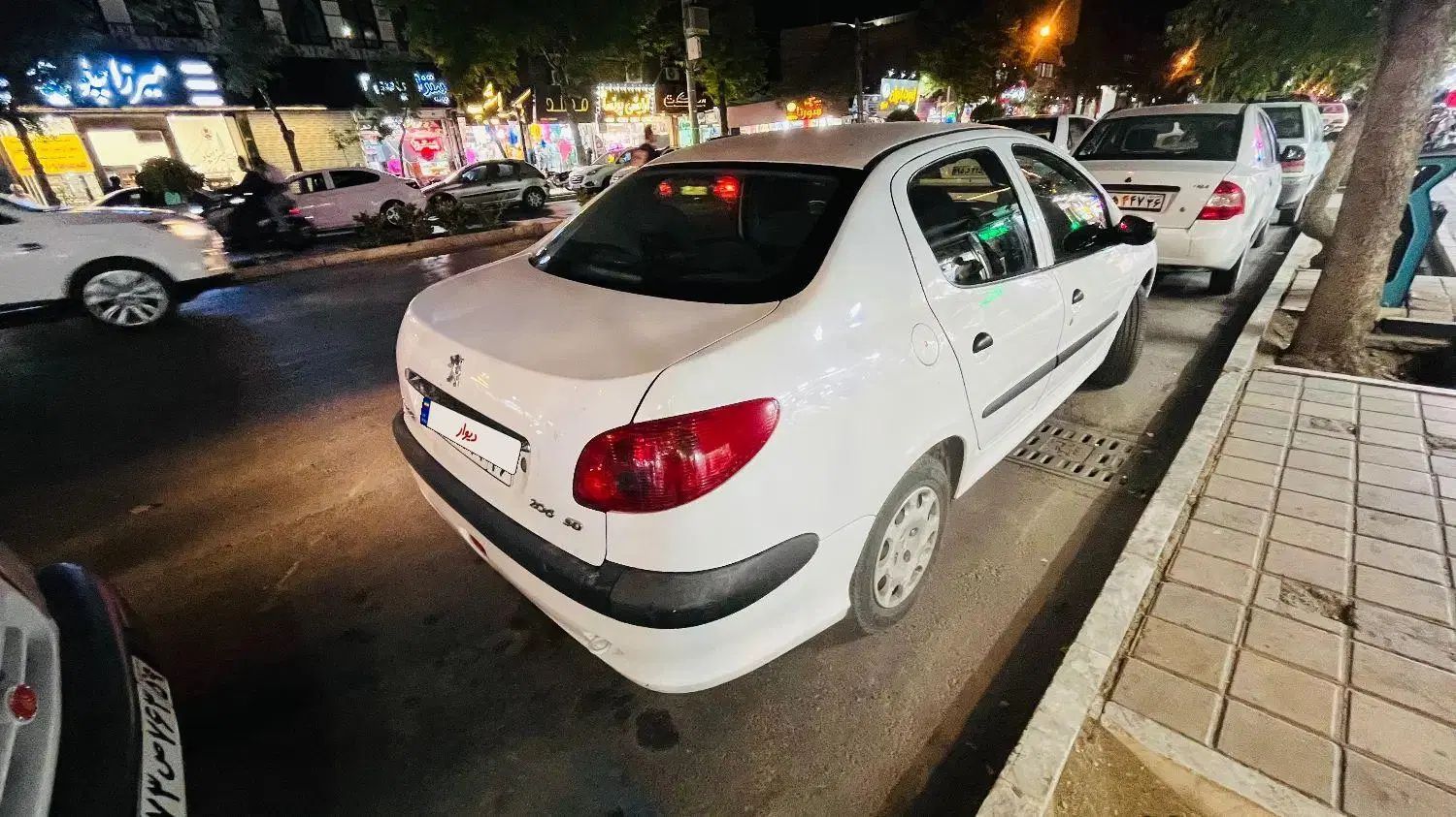 پژو ۲۰۶ صندوق دار v8 - 1396