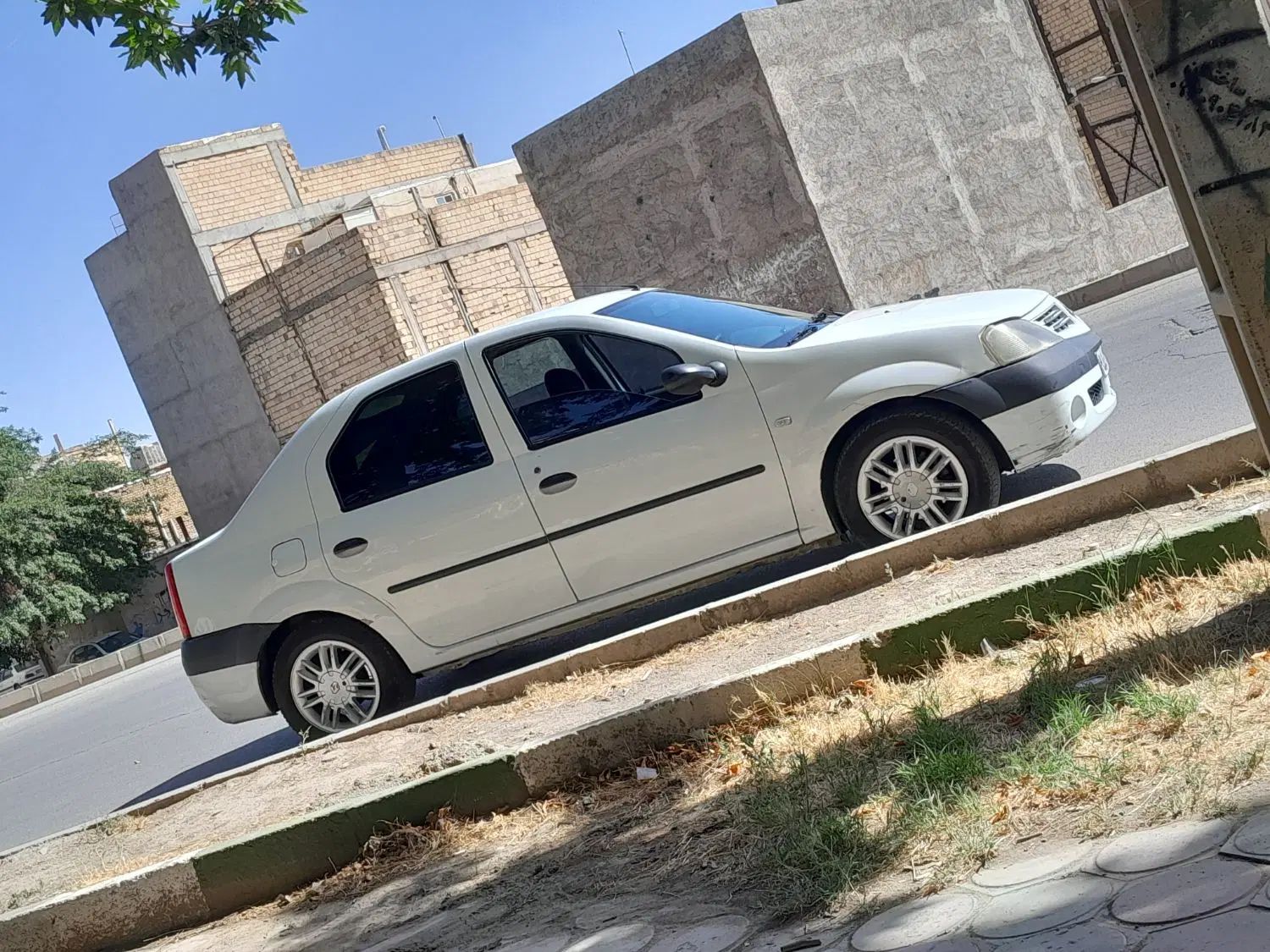 رنو تندر 90 E2 - 1390