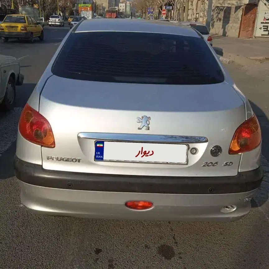 پژو ۲۰۶ صندوق دار v8 - 1393