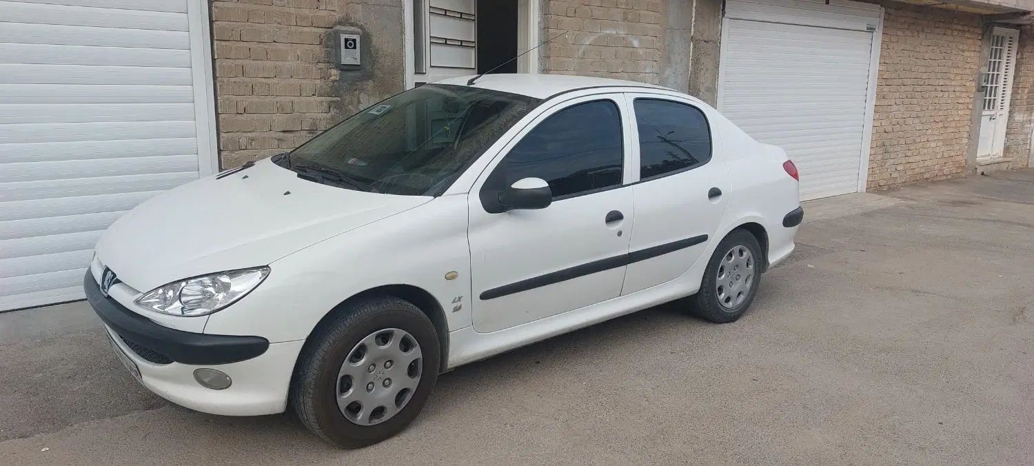پژو ۲۰۶ صندوق دار v8 - 1392