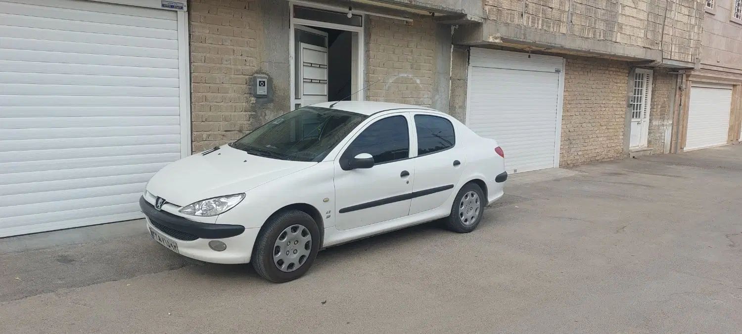 پژو ۲۰۶ صندوق دار v8 - 1392