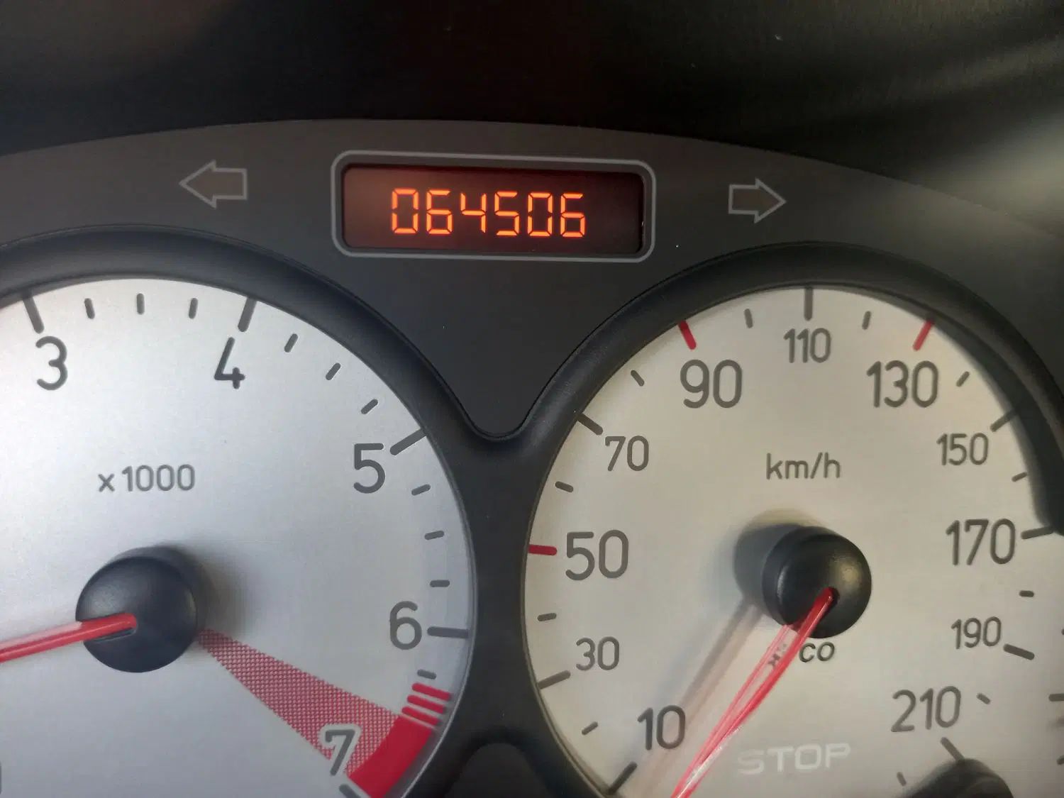 پژو ۲۰۶ صندوق دار v8 - 1399