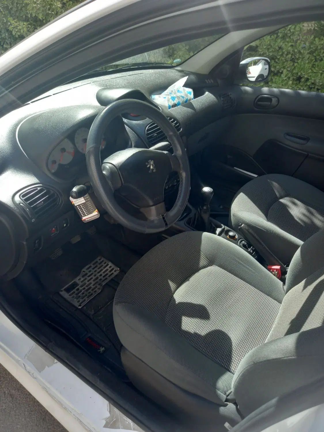 پژو ۲۰۶ صندوق دار v8 - 1399