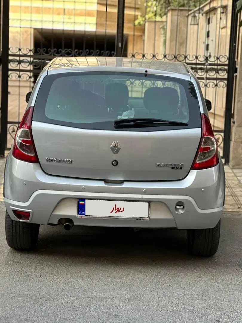 رنو ساندرو اتوماتیک - 1395