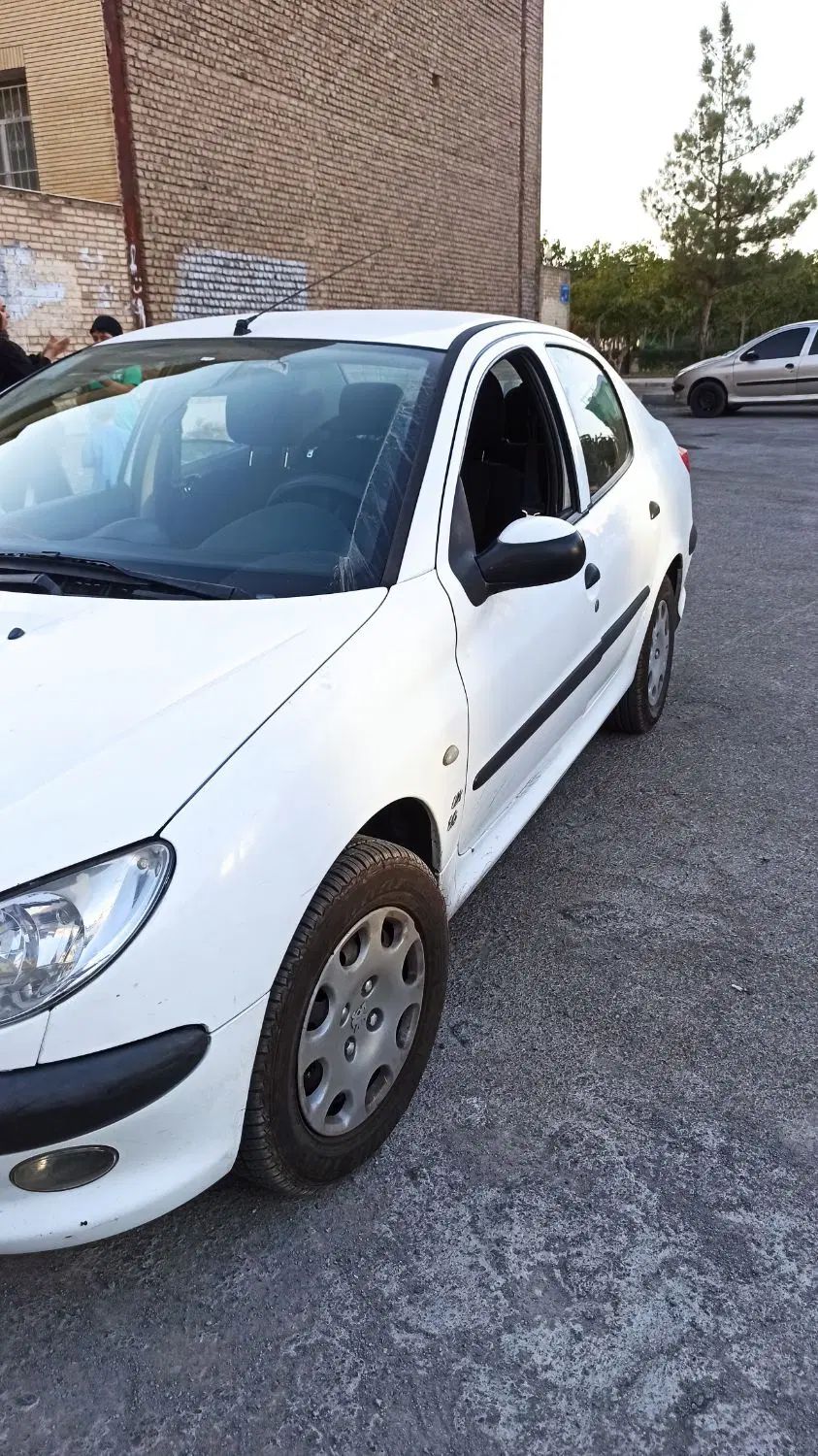 پژو ۲۰۶ صندوق دار v8 - 1396