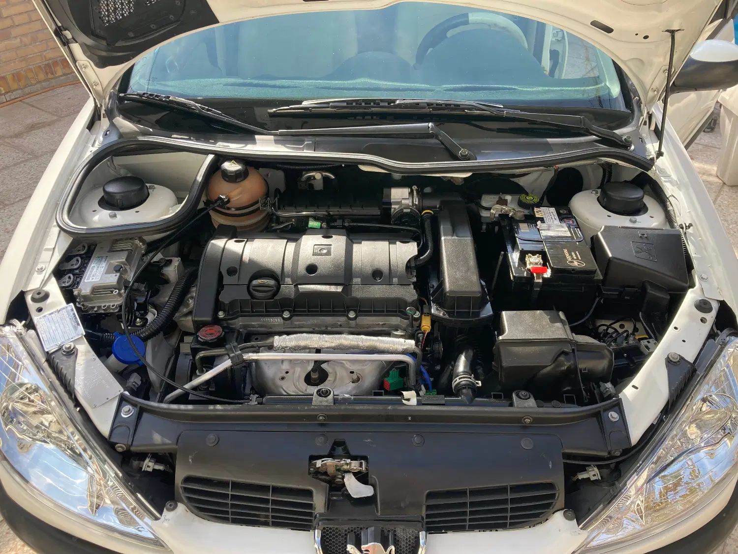 پژو ۲۰۶ صندوق دار v8 - 1390