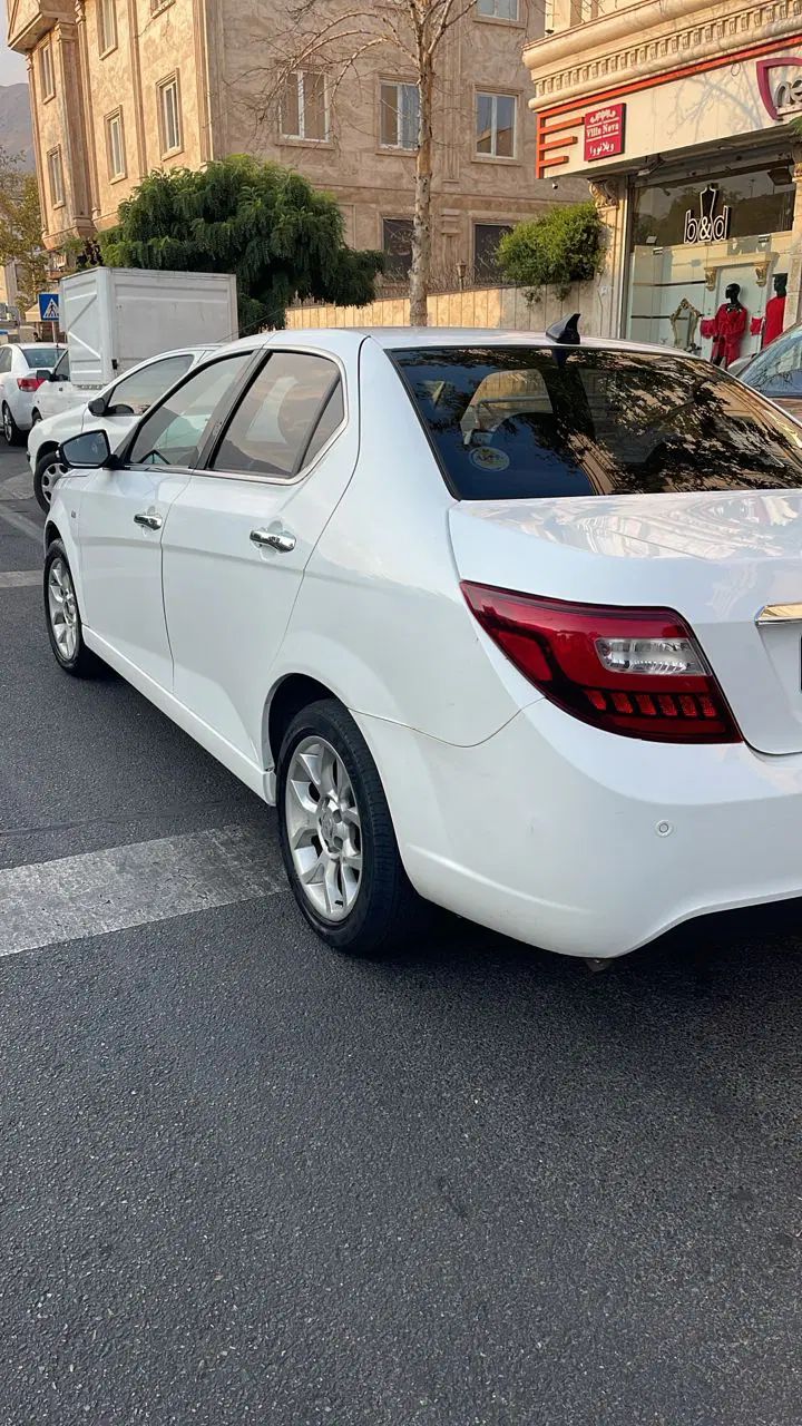 دنا پلاس توربو ۵ دنده 4 ایربگ - 1401