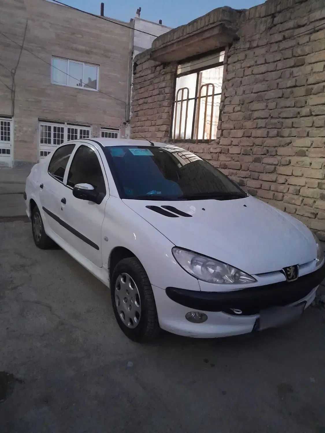پژو ۲۰۶ صندوق دار v8 - 1396