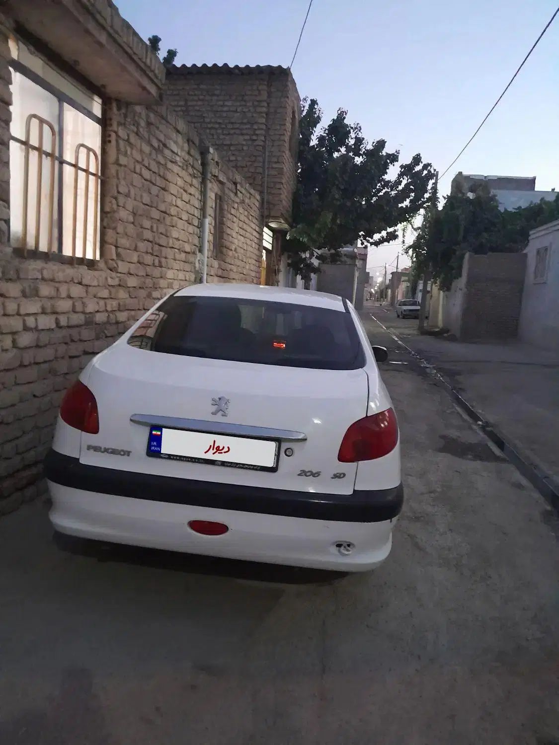 پژو ۲۰۶ صندوق دار v8 - 1396