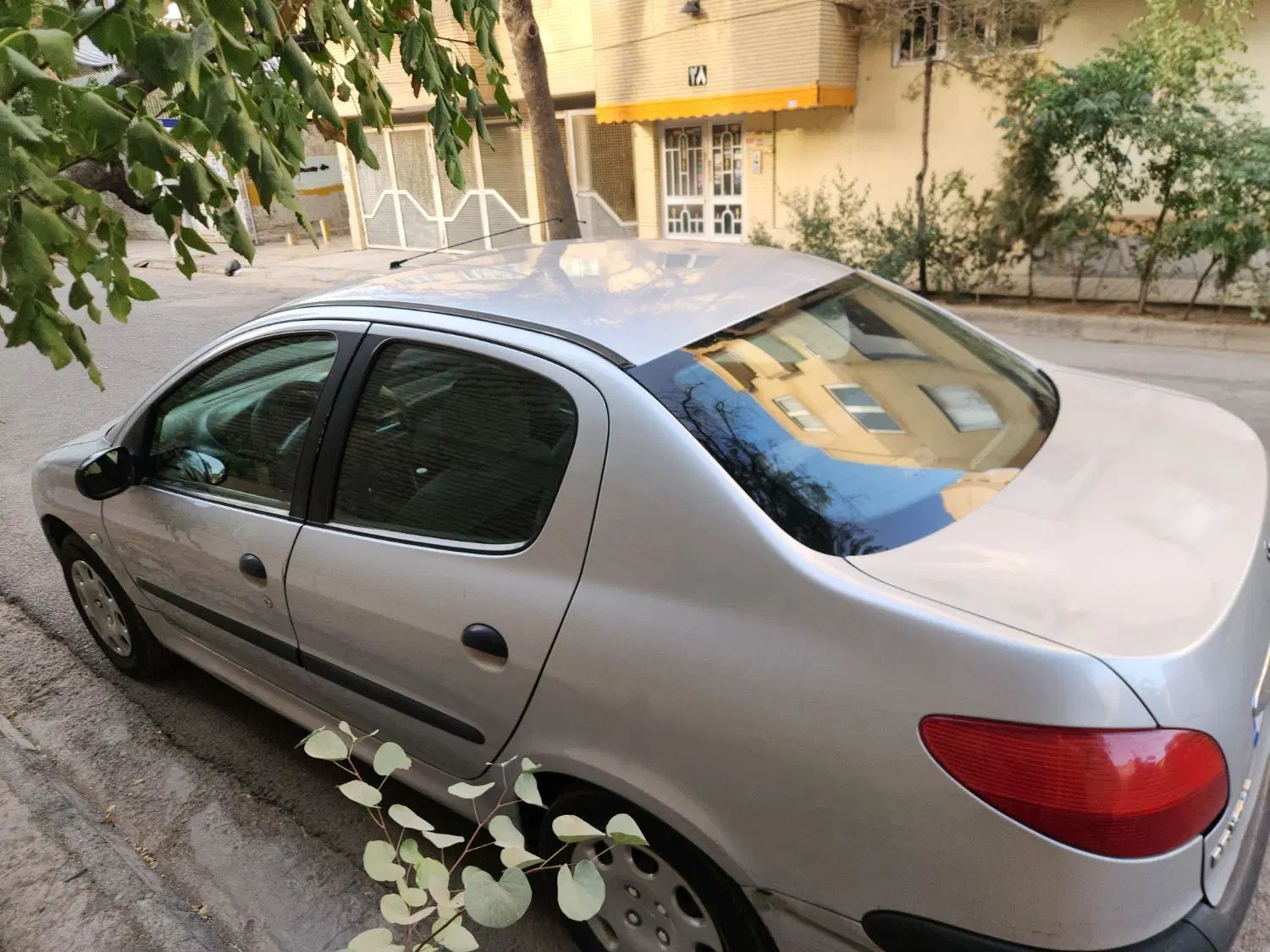 پژو ۲۰۶ صندوق دار v1 - 1388
