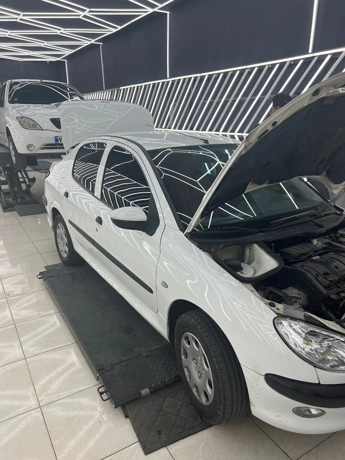 پژو ۲۰۶ صندوق دار v8 - 1395