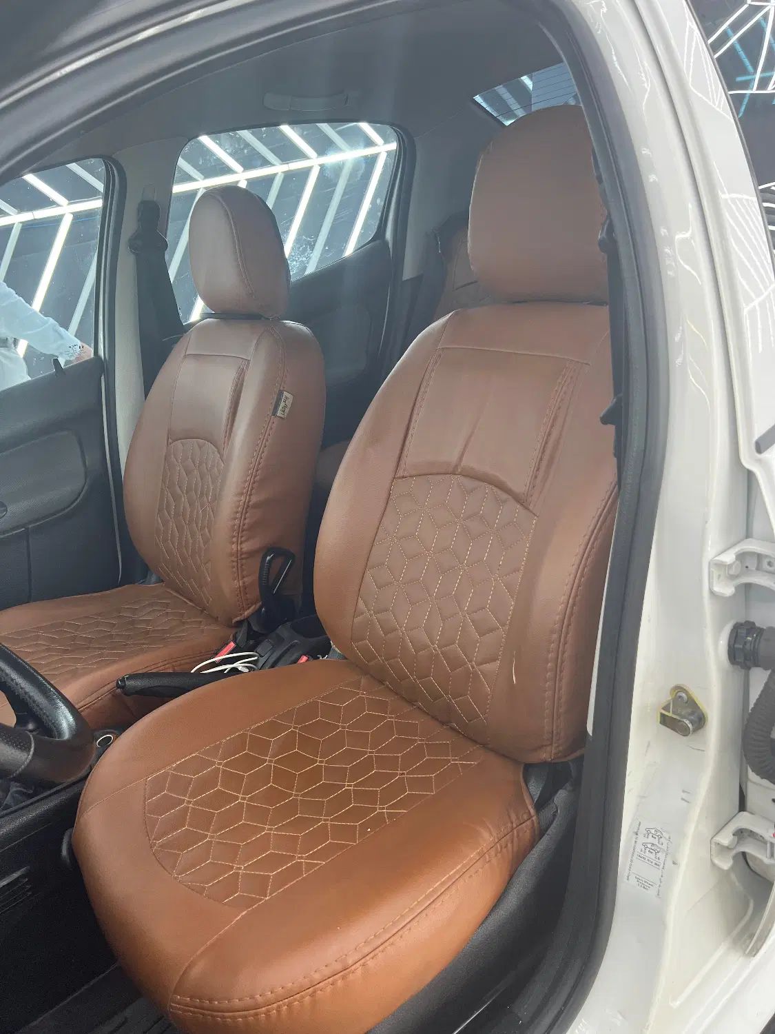 پژو ۲۰۶ صندوق دار v8 - 1395