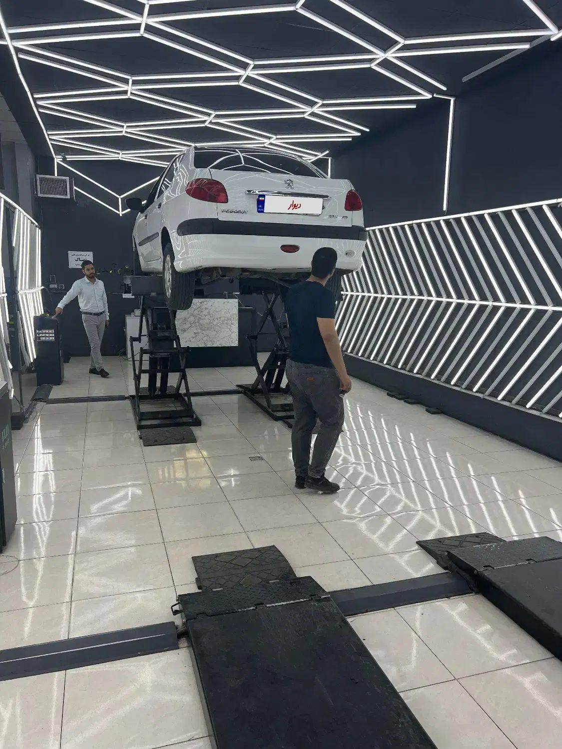 پژو ۲۰۶ صندوق دار v8 - 1395