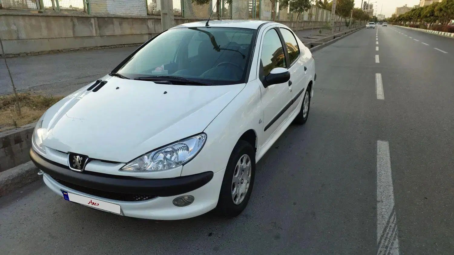 پژو ۲۰۶ صندوق دار v8 - 1390