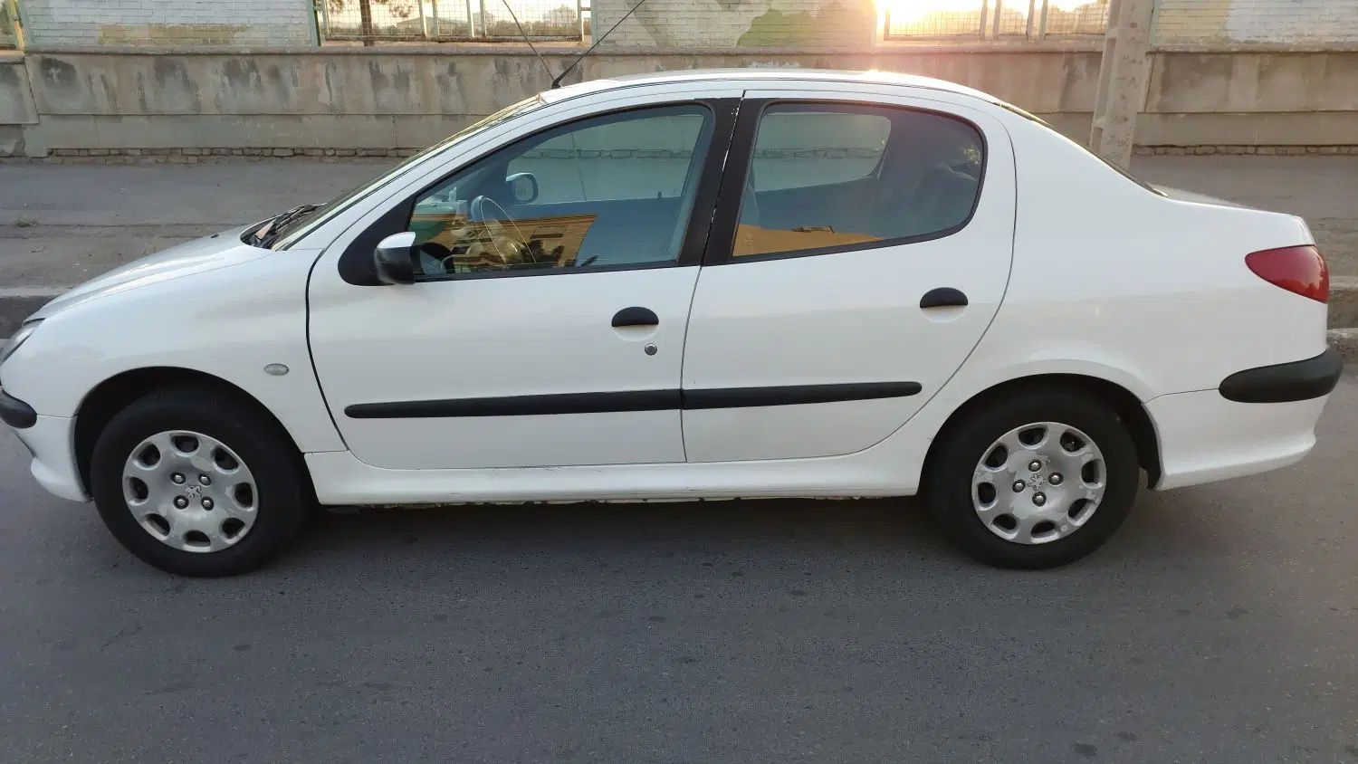 پژو ۲۰۶ صندوق دار v8 - 1390