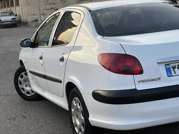 پژو ۲۰۶ صندوق دار v8 - 1400