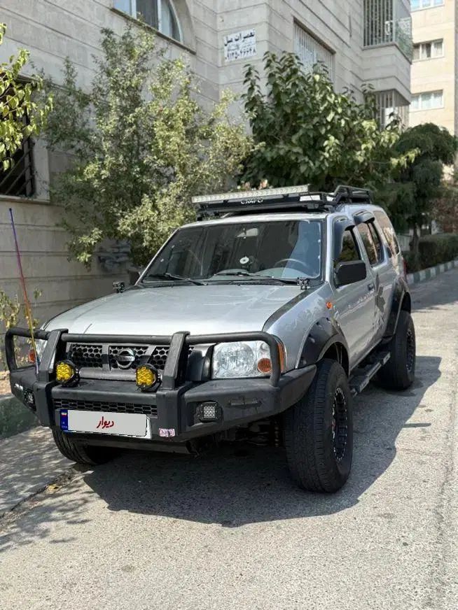 نیسان رونیز دنده‌ای - 1382