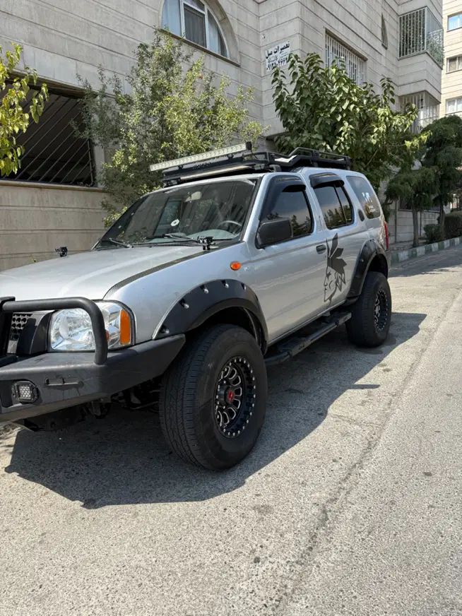 نیسان رونیز دنده‌ای - 1382