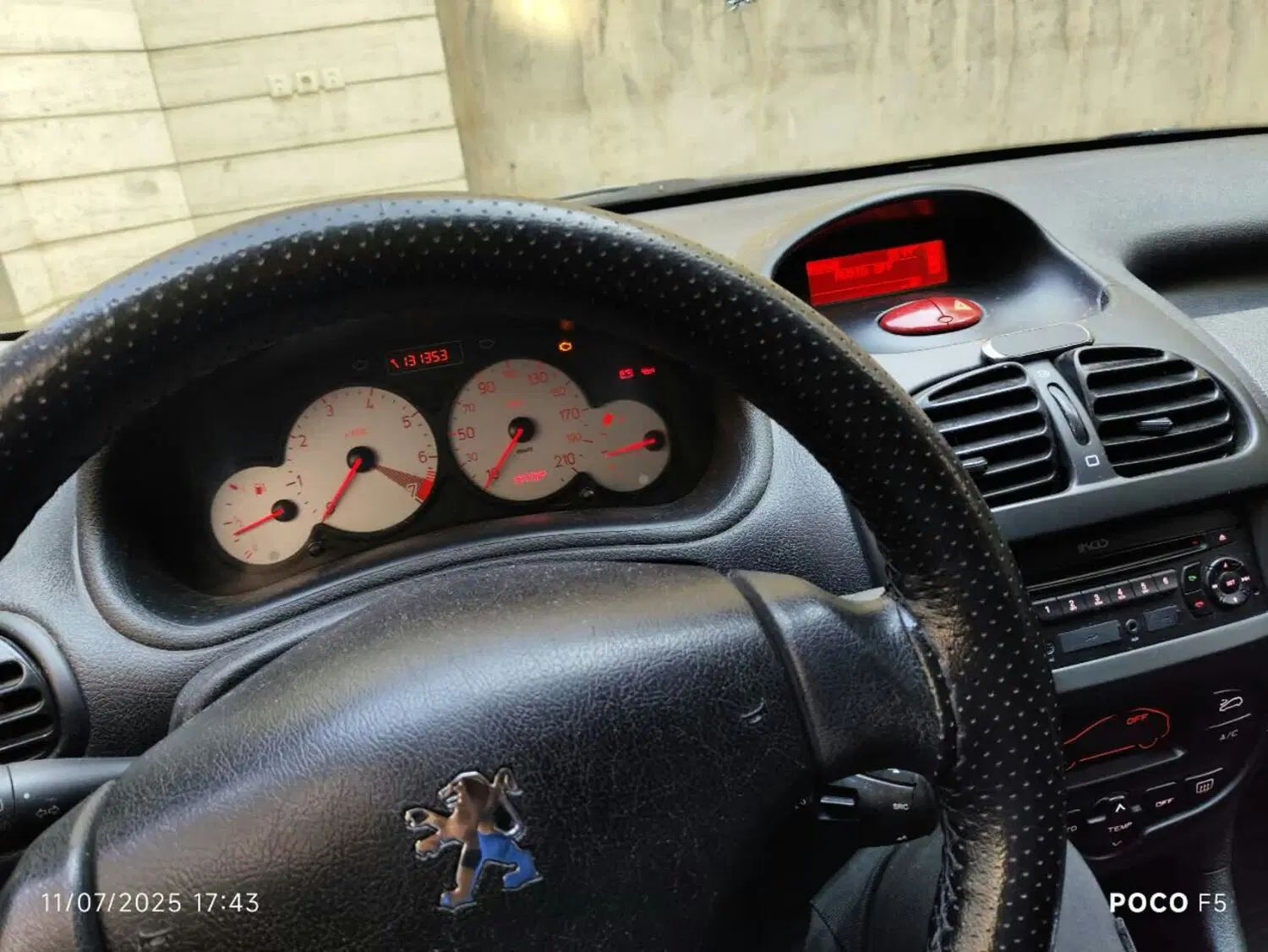 پژو ۲۰۶ صندوق دار v8 - 1398