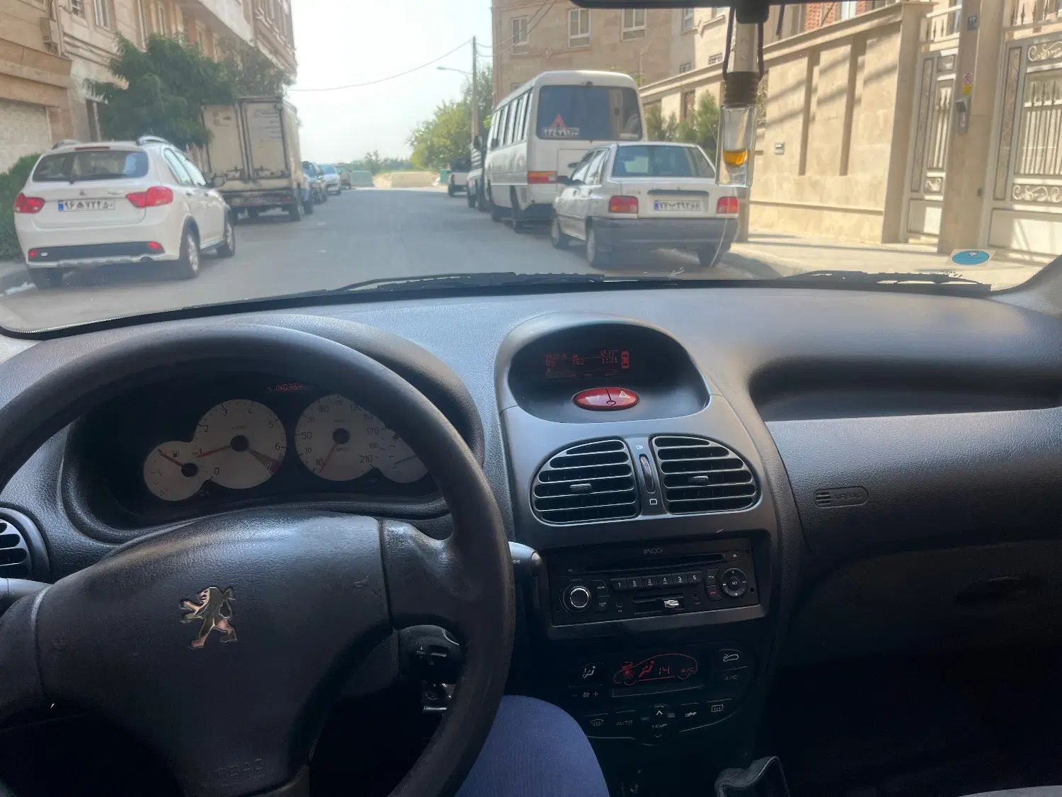 پژو 206 تیپ 5 - 1396