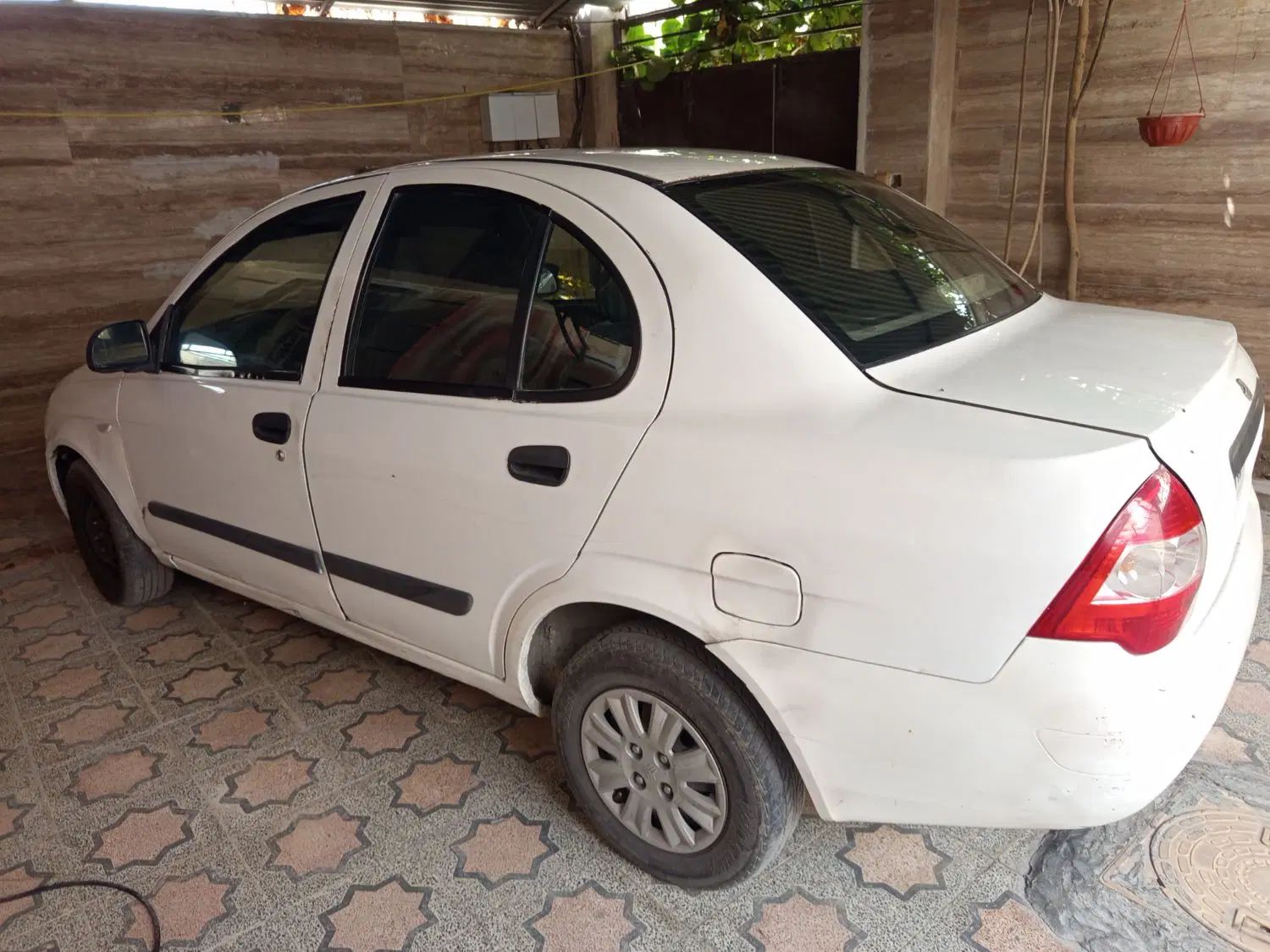 تیبا صندوق دار SL - 1392