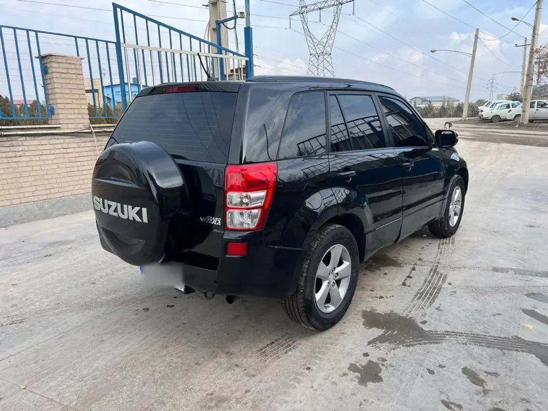 سوزوکی ویتارا ایران خودرو 2400 دنده‌ای - 1390