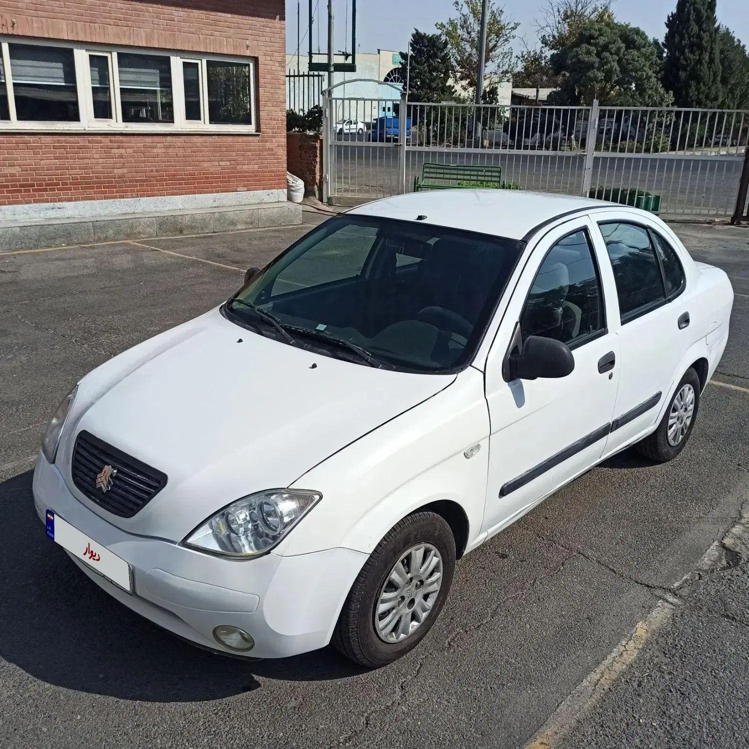 تیبا صندوق دار SX - 1393