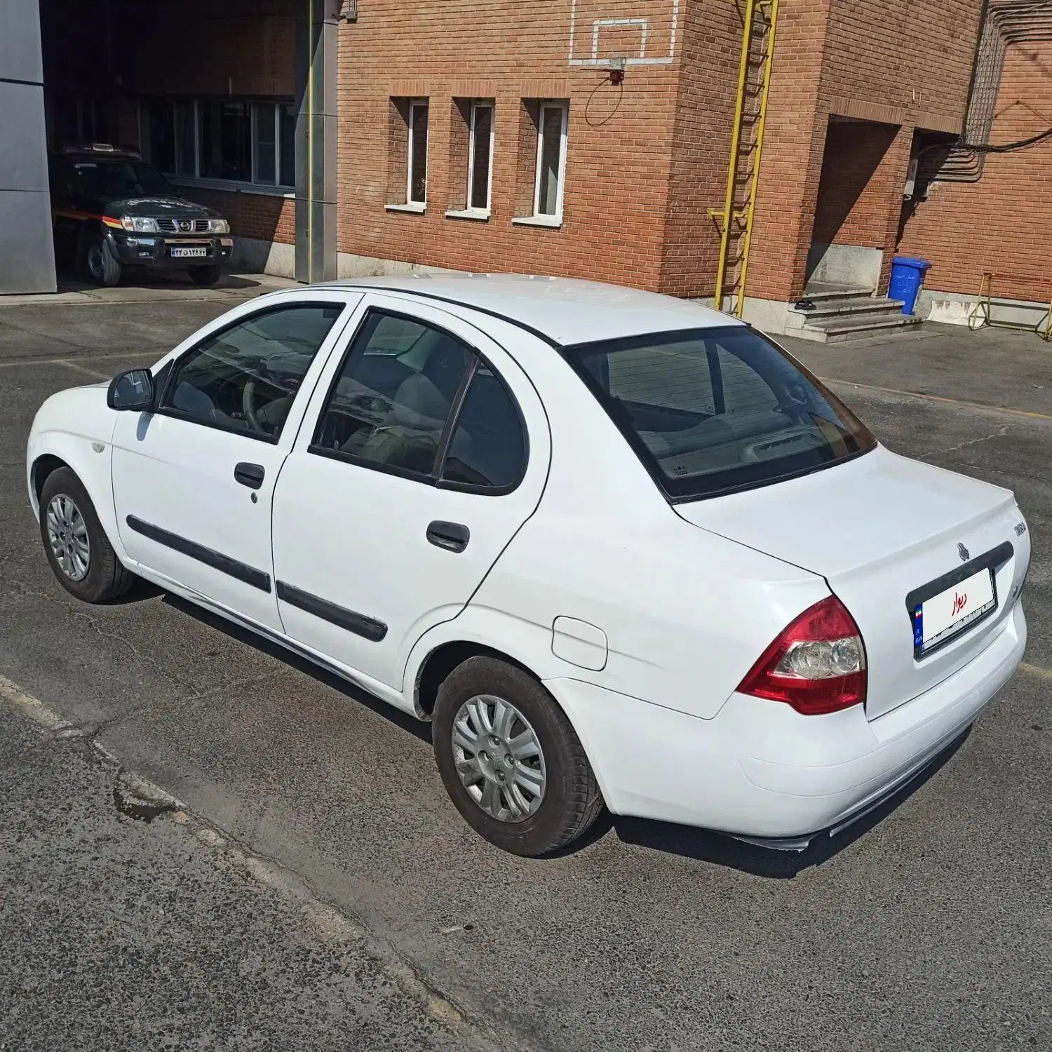 تیبا صندوق دار SX - 1393