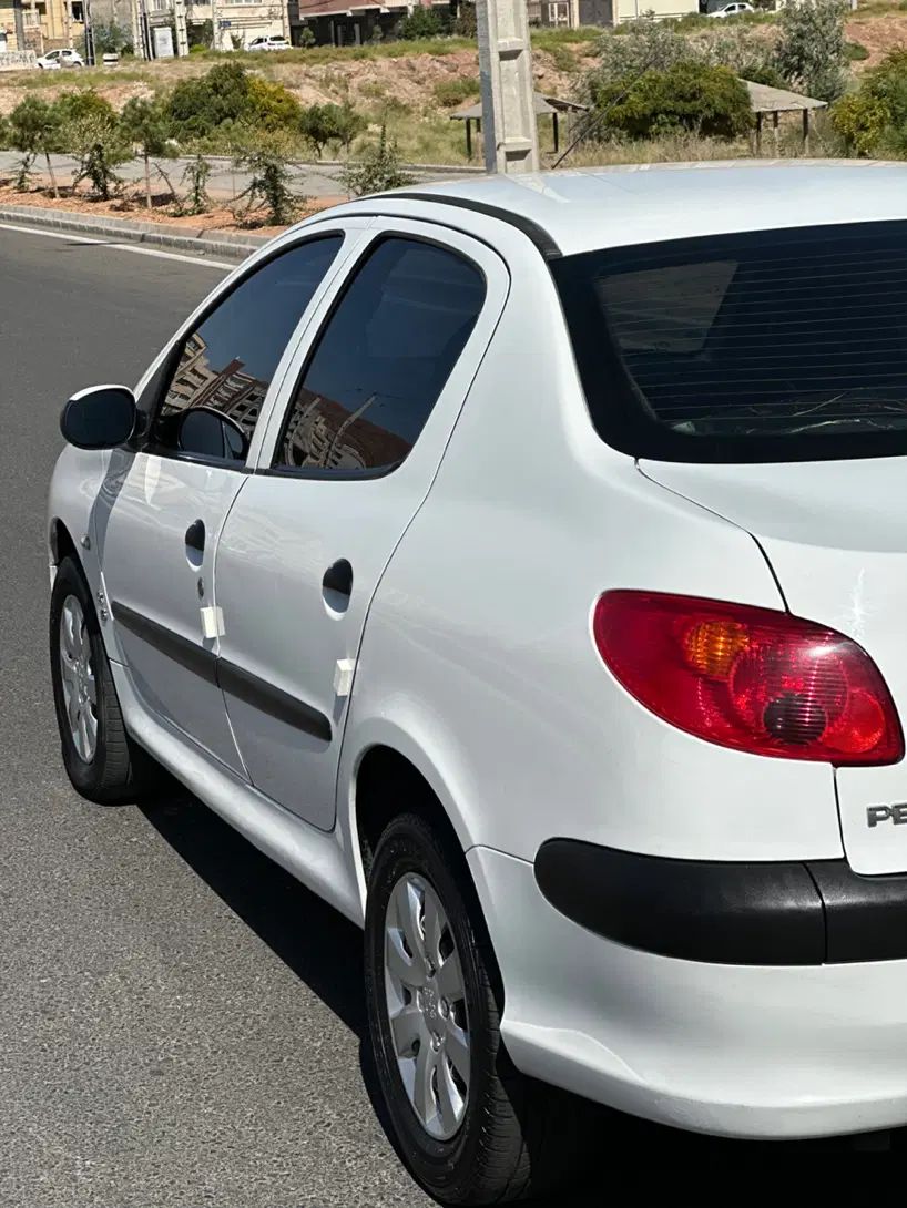 پژو ۲۰۶ صندوق دار v8 - 1394
