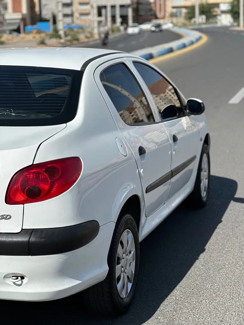 پژو ۲۰۶ صندوق دار v8 - 1394