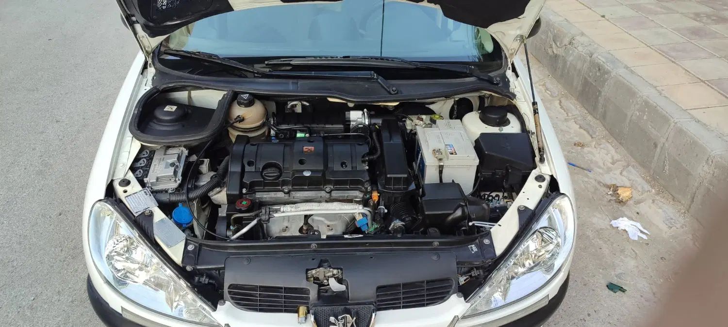 پژو ۲۰۶ صندوق دار v8 - 1390