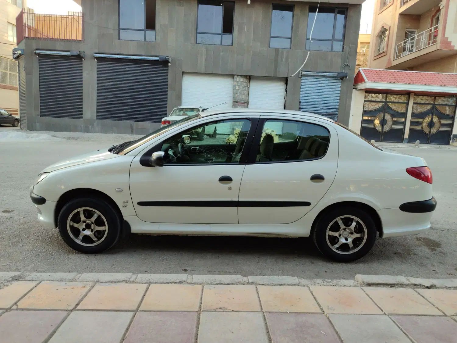 پژو ۲۰۶ صندوق دار v8 - 1390
