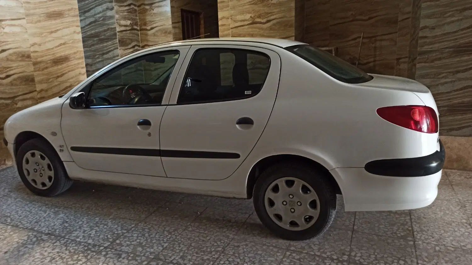 پژو ۲۰۶ صندوق دار v8 - 1394