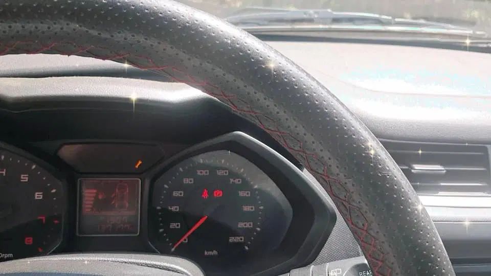 ام وی ام 315 هاچ بک ساده دنده ای - 1395