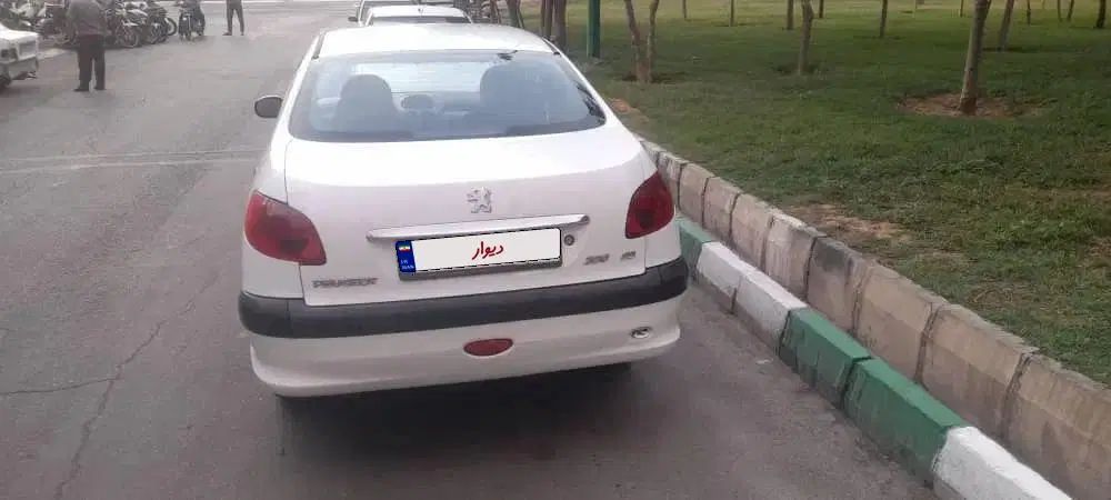 پژو ۲۰۶ صندوق دار v8 - 1396