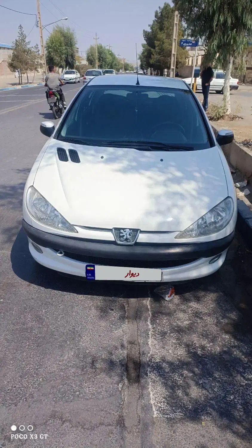 پژو ۲۰۶ صندوق دار v8 - 1392