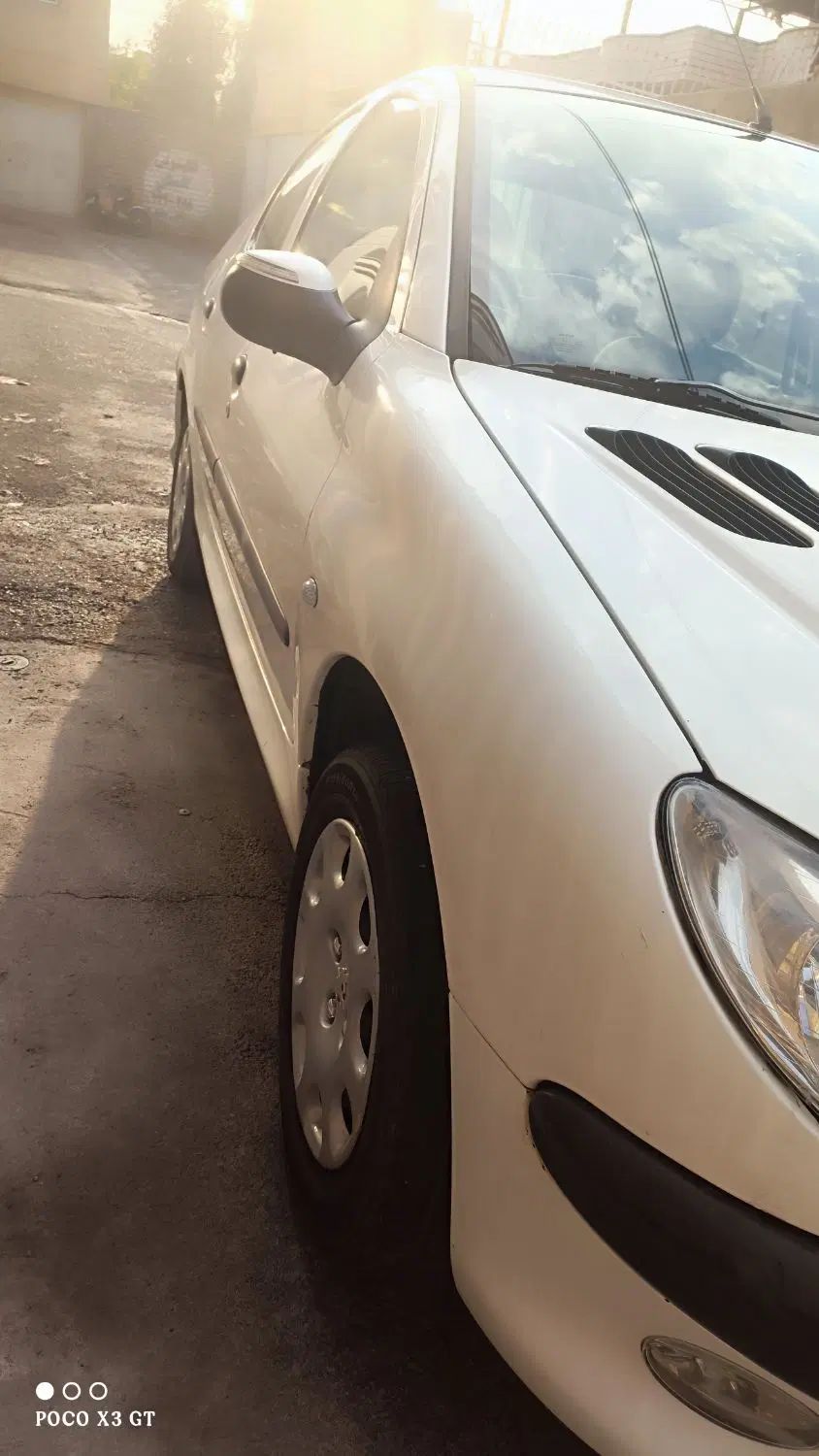 پژو ۲۰۶ صندوق دار v8 - 1392