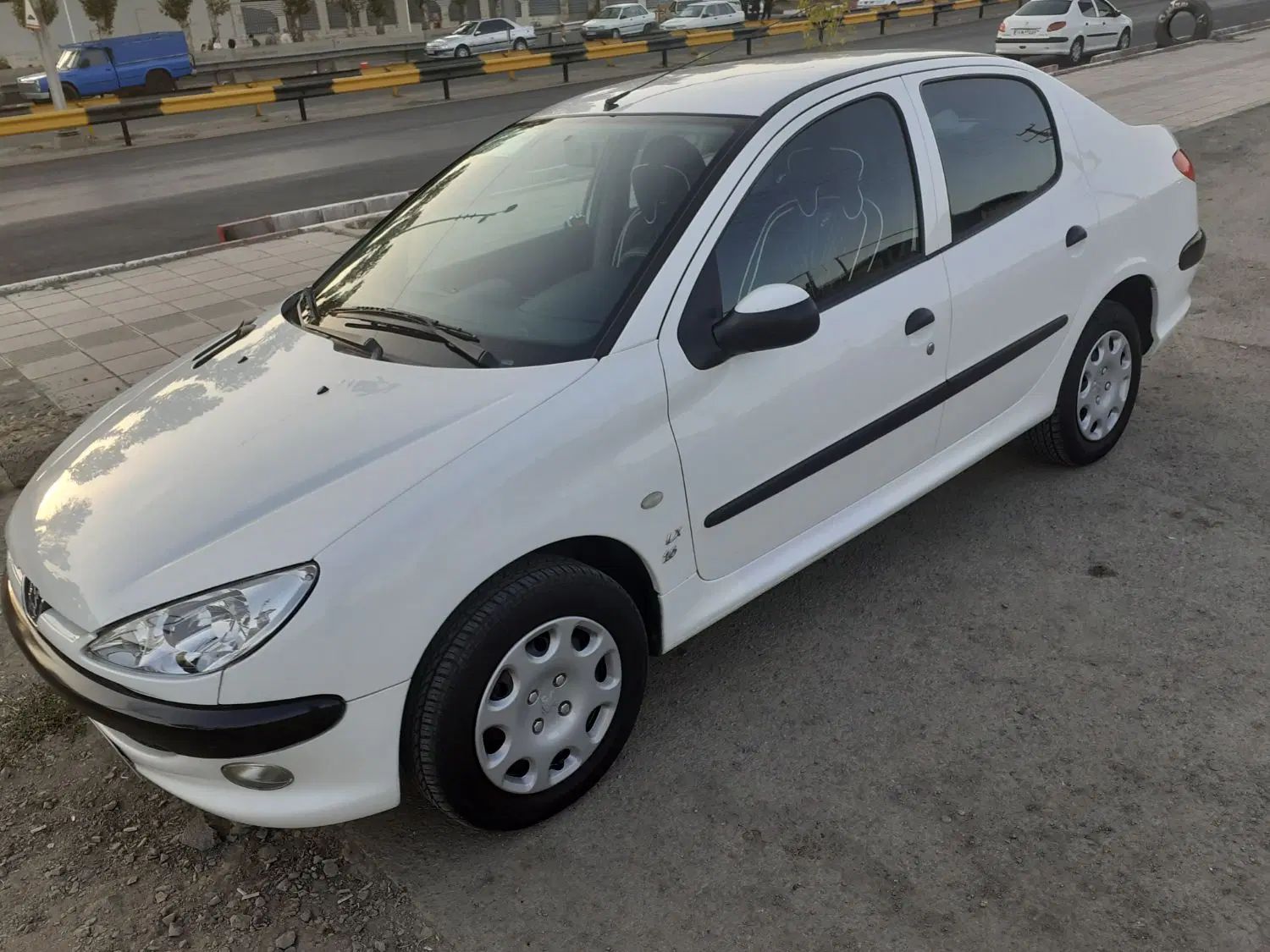 پژو ۲۰۶ صندوق دار v8 - 1397