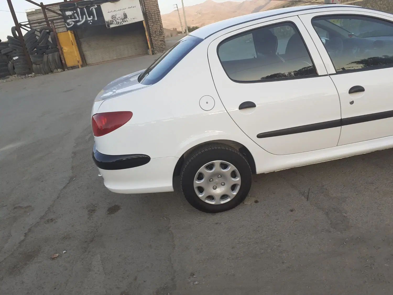 پژو ۲۰۶ صندوق دار v8 - 1397